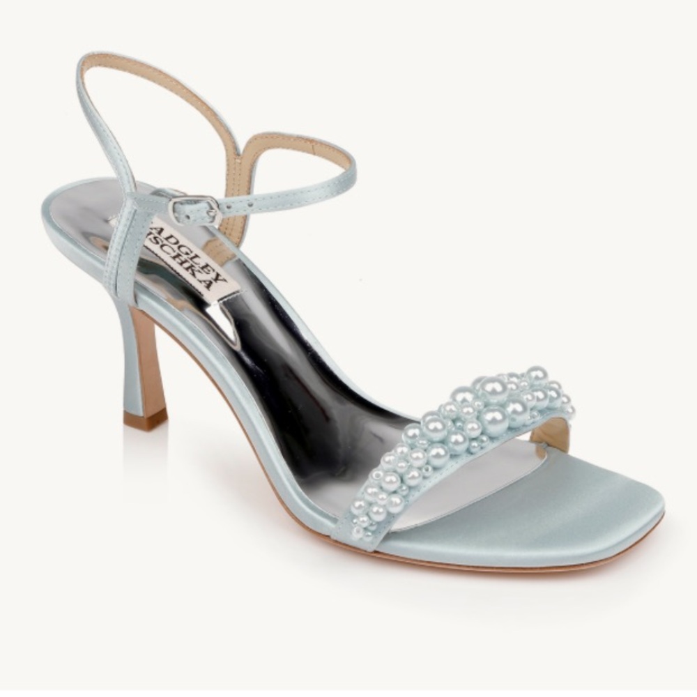 NEW BADGLEY MISCHKA Caitlyn Pearled Vamp Heels